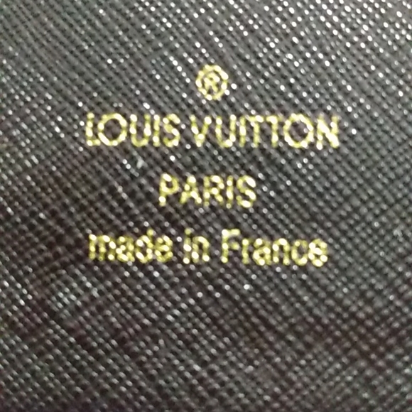 - Louis Vuitton phonecase - Picture 3 of 4
